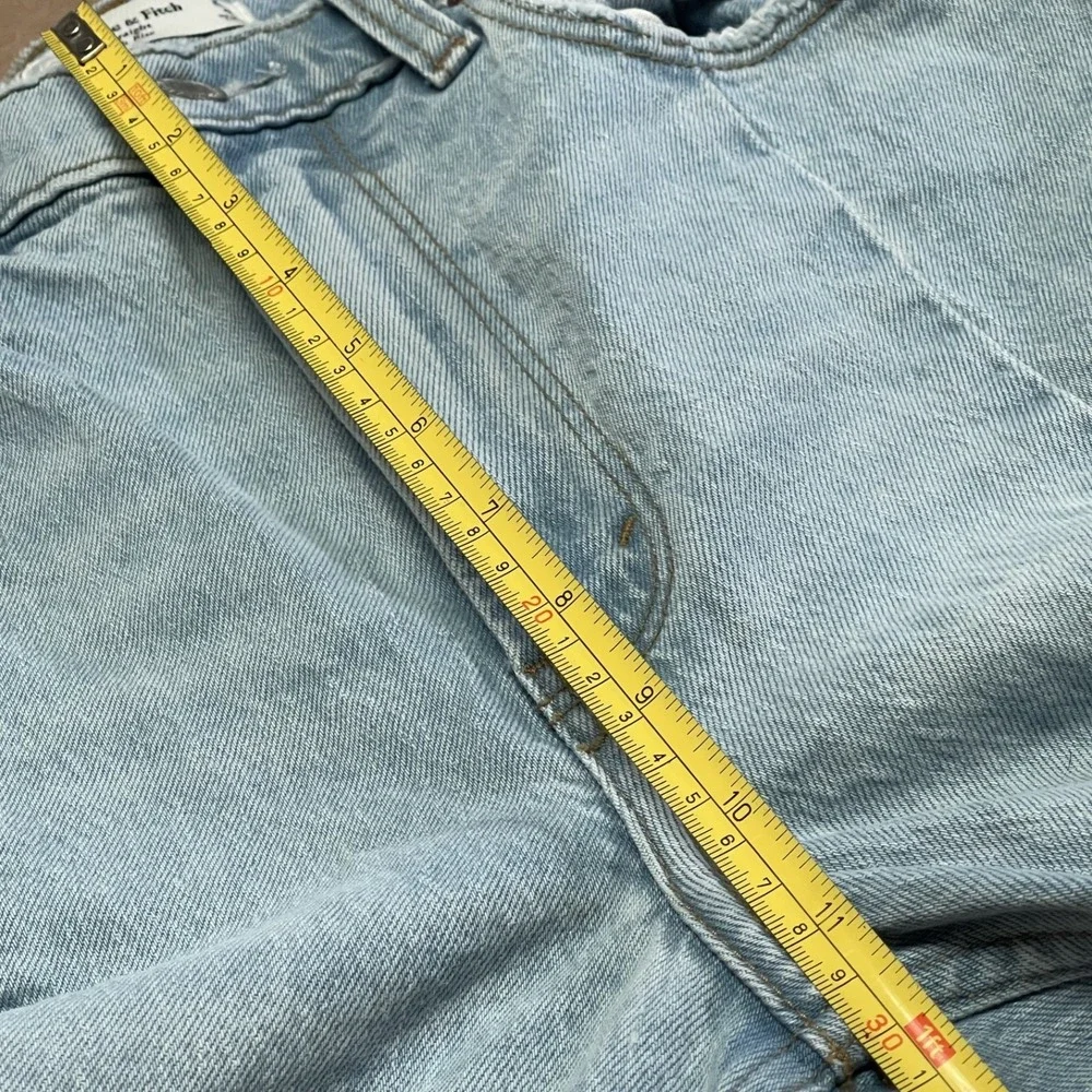 Abercrombie & Fitch Women's 27 Ultra High Rise 90's Relaxed Straight‎ Leg Denim